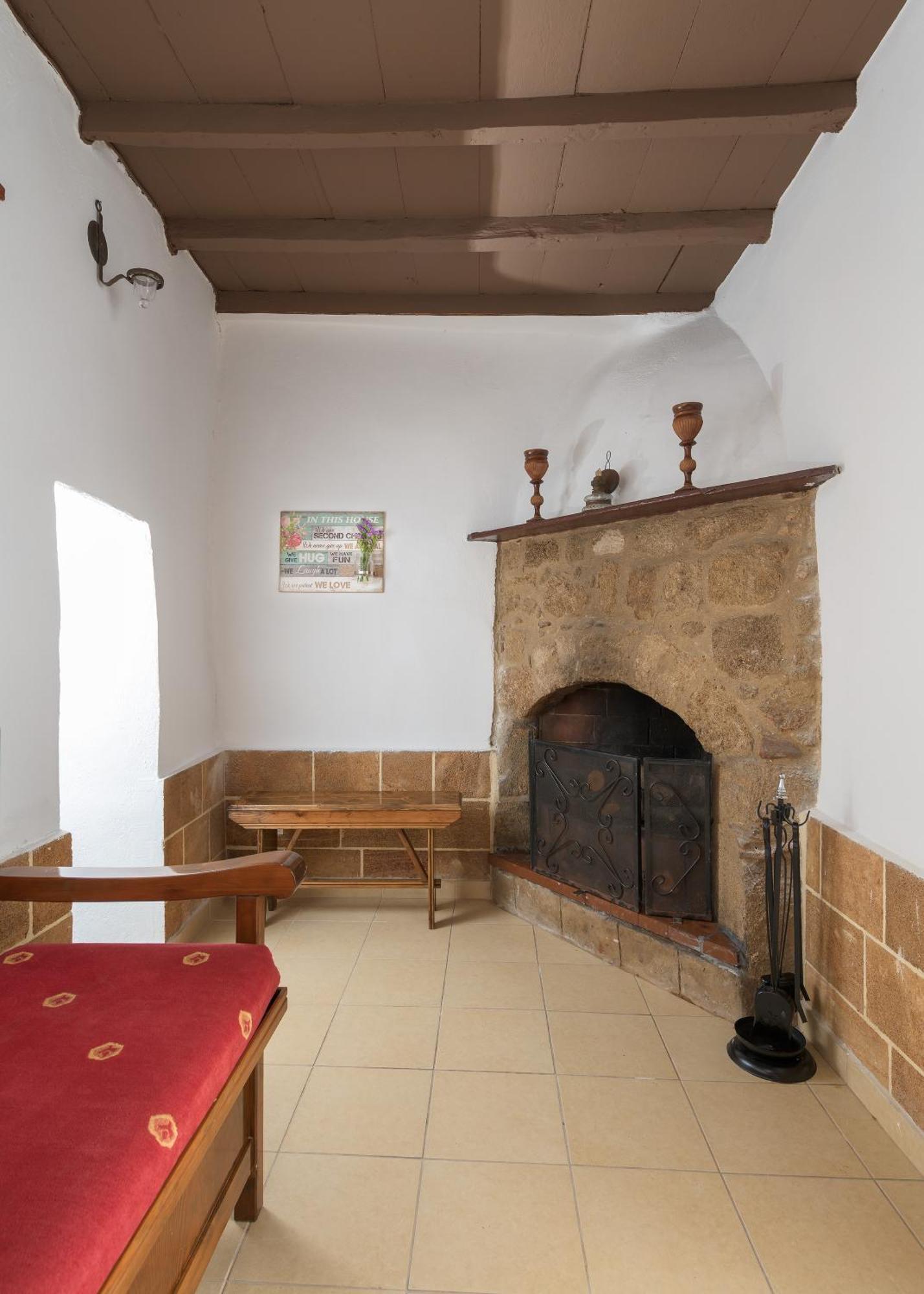 Rustic Self-Inn Rhodes City Bagian luar foto