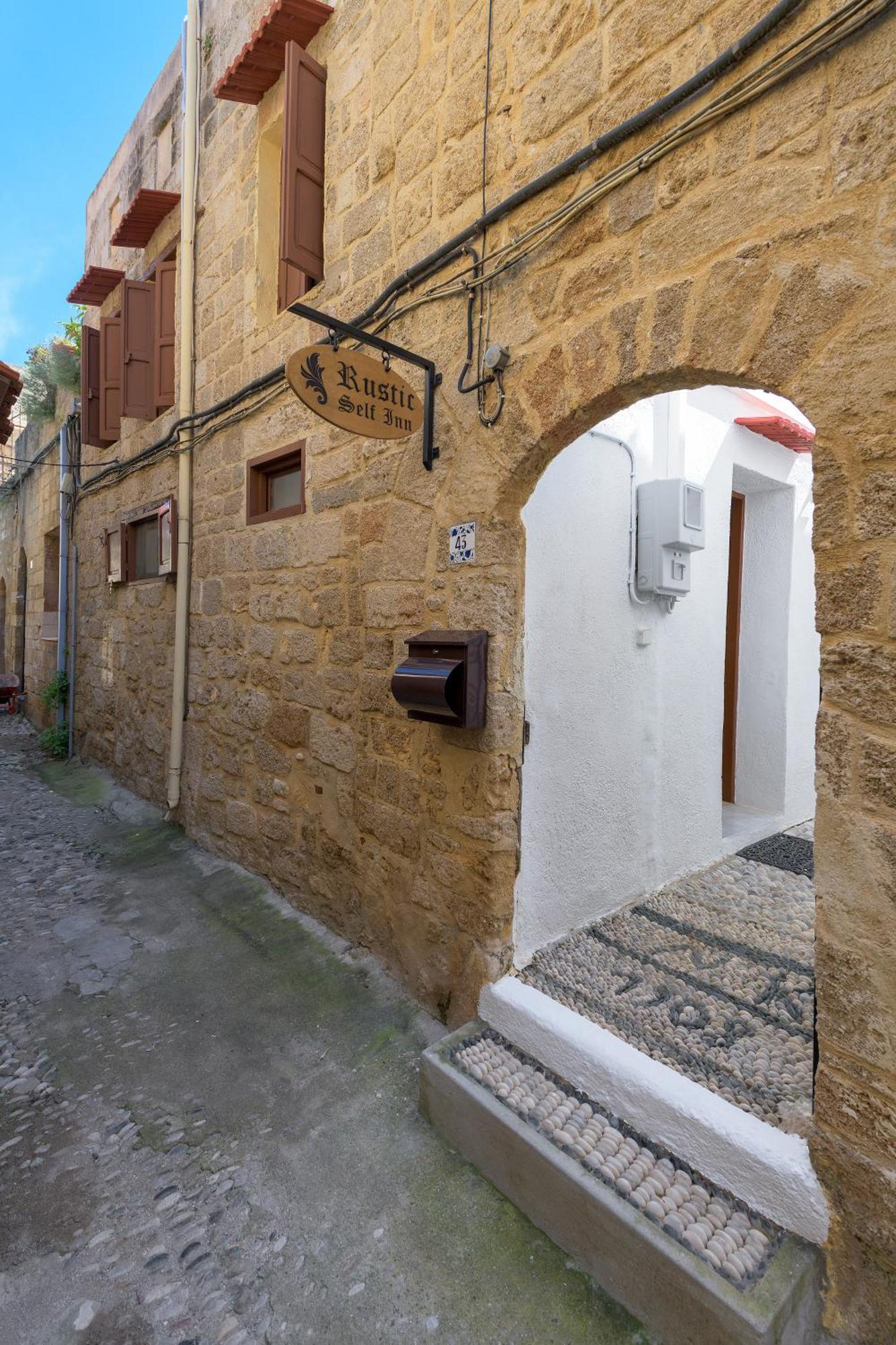 Rustic Self-Inn Rhodes City Bagian luar foto